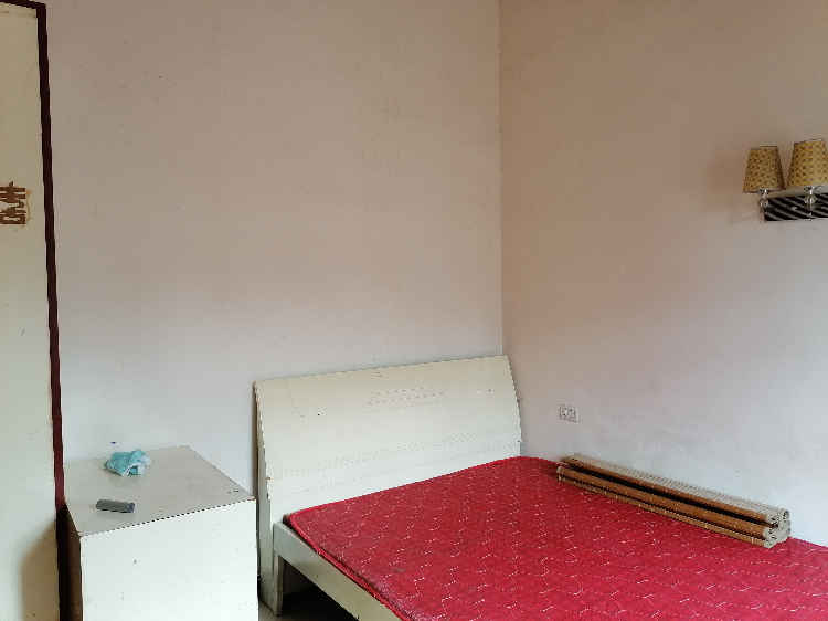 V9酒店对面带空调的二室一厅