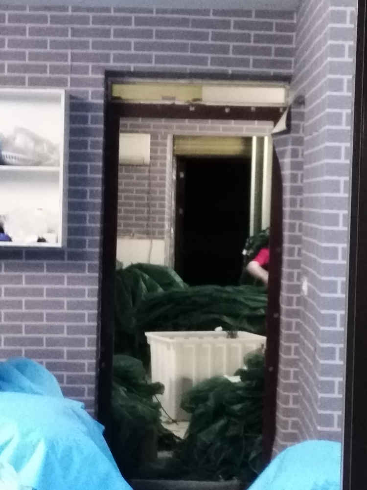 急售新一中对面肖湾天馨苑续租门面，