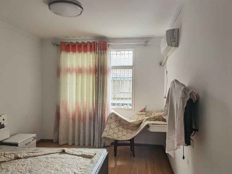 富迪三友旁，仙桃中学对面