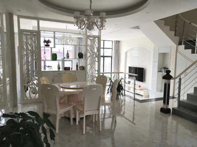 西郊庄园联排别墅，一处清静小院，一段素锦光年