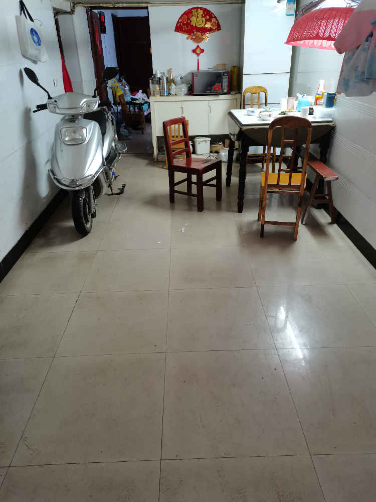 仙桃龙华山派出所旁80平地下室18万元