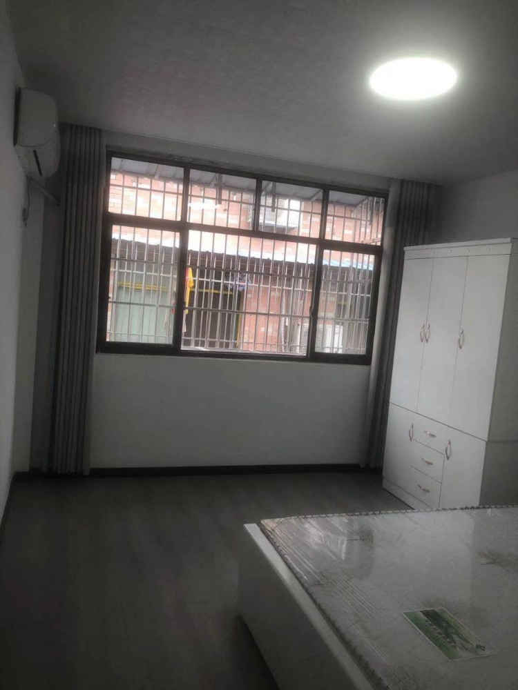  次出租，拎包入住