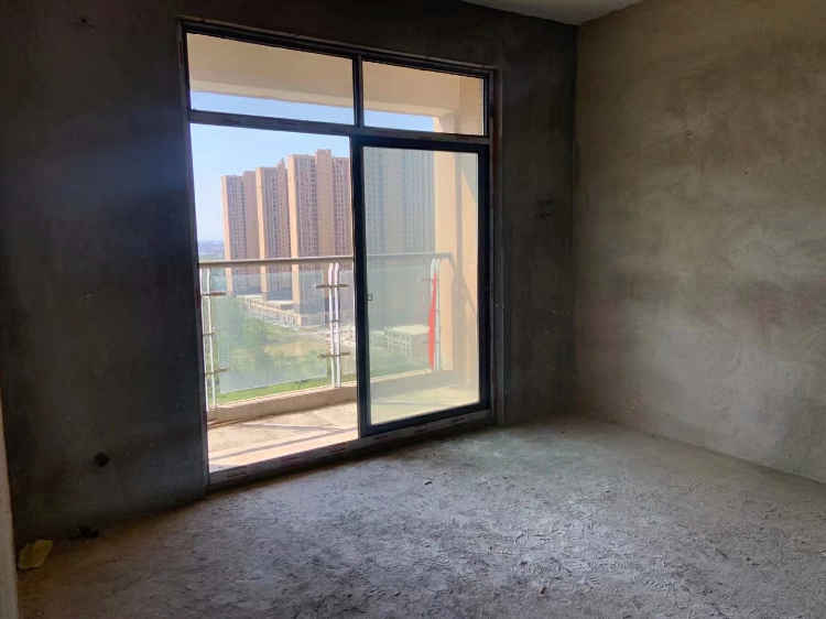 个人诚心转让城西毛坯小户型