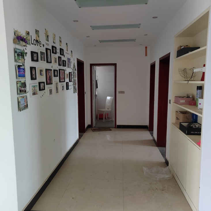 位于彭场富苑名居步梯房带两个大阳台低价出售