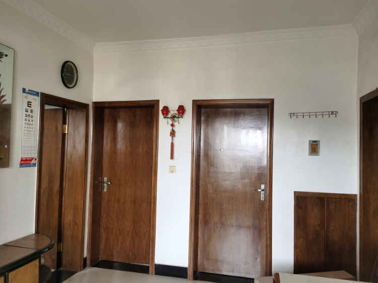 建设街交通路菜场旁