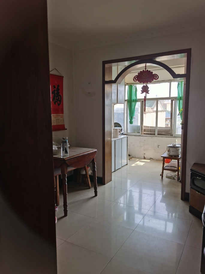 建设街交通路菜场旁