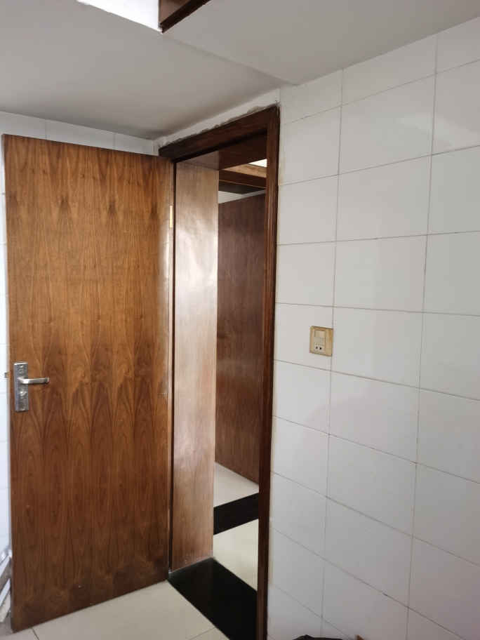 建设街交通路菜场旁