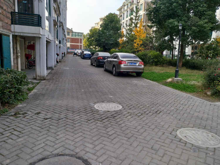 2室1厅7楼精装修68平米