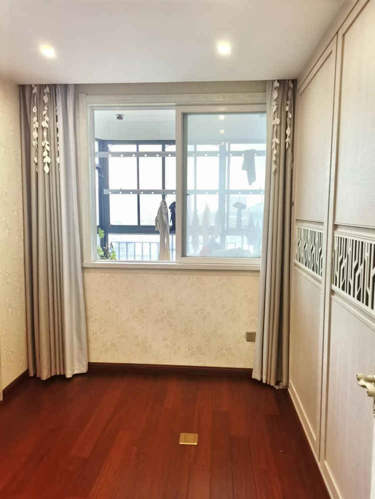 世纪雅园二期电梯房10层/18层品牌装修成色新满五