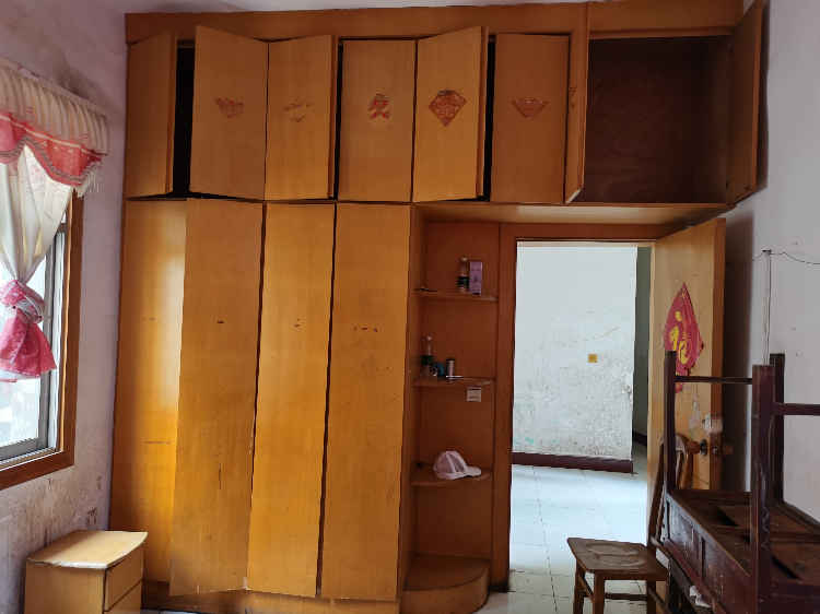 实小后面两室一厅一卫(交通路菜场旁）