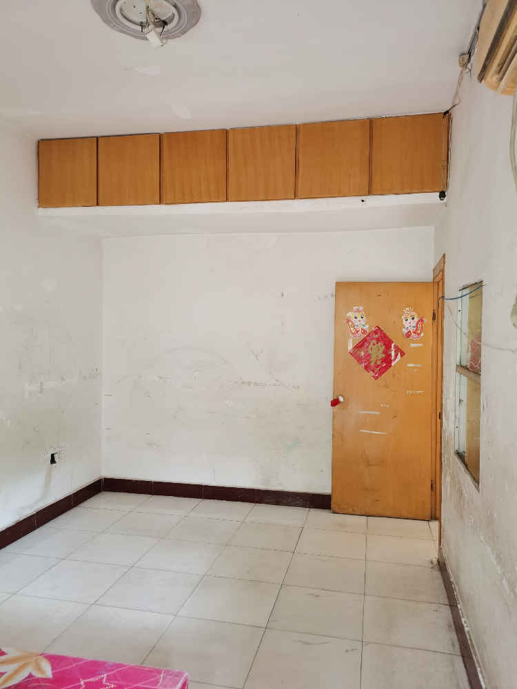 实小后面两室一厅一卫(交通路菜场旁）