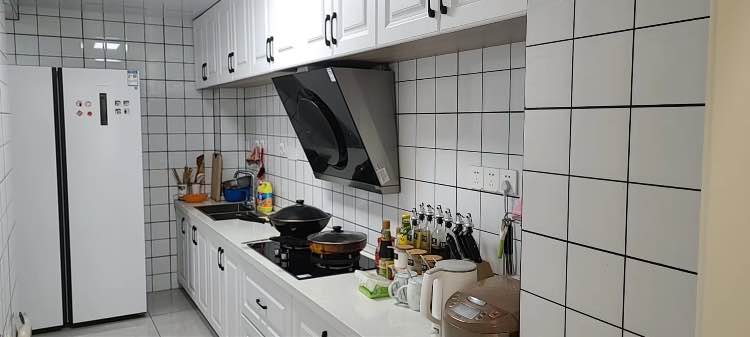 城南福星城精装两房，拎包入住，户型方正中间好楼层，采光通风效果好，证在手满五