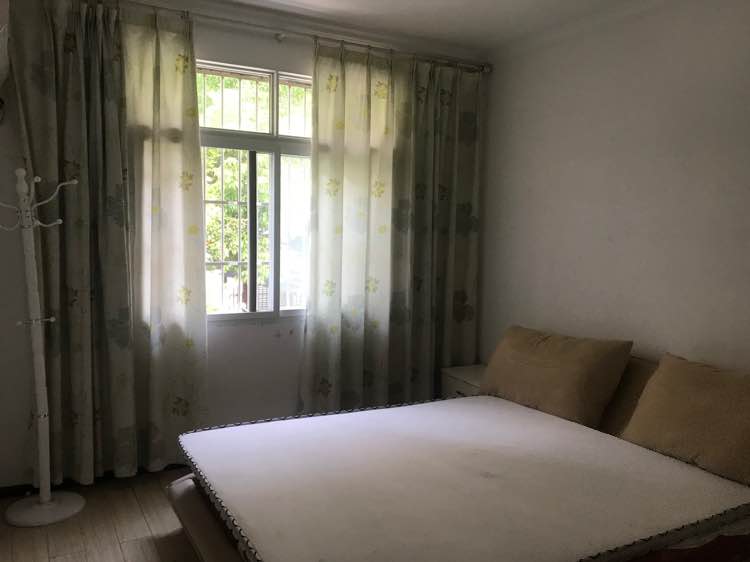 低价出租紫金城大三房