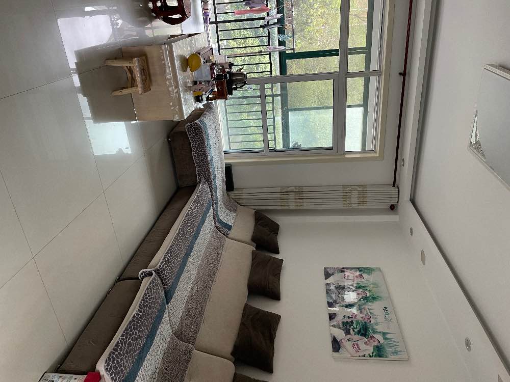 坐北朝南，阳光充足，