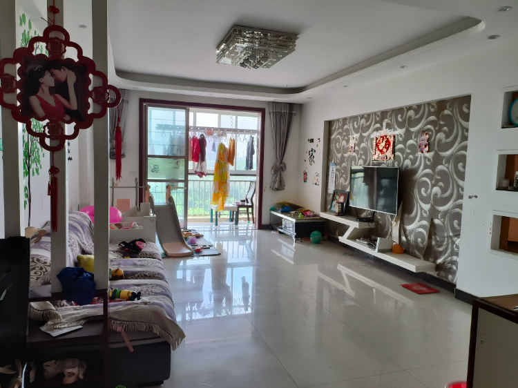 新三中旁精装修