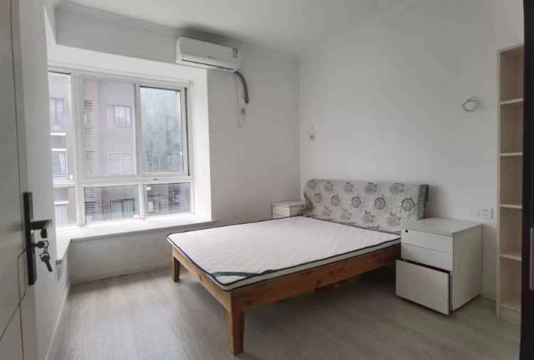 丝宝路世纪雅园精装两房采光视野好家电全新齐全包物业费拎包入住