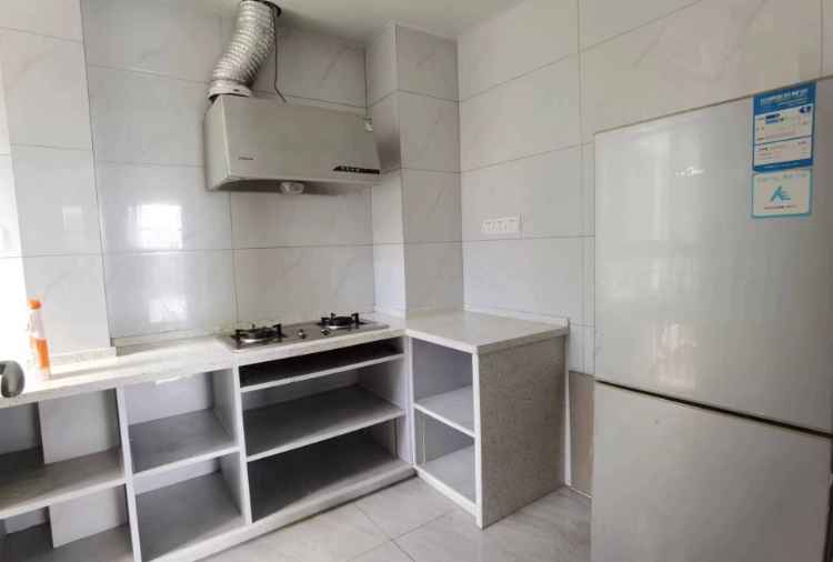 丝宝路世纪雅园精装两房采光视野好家电全新齐全包物业费拎包入住