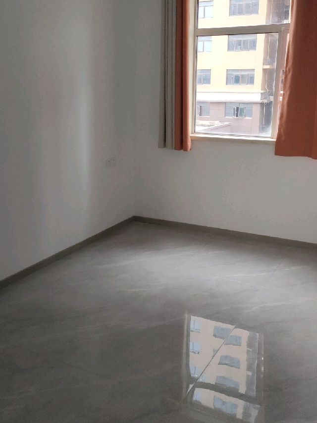 实验二小（大洪校区）对面剑桥名邸三室出租