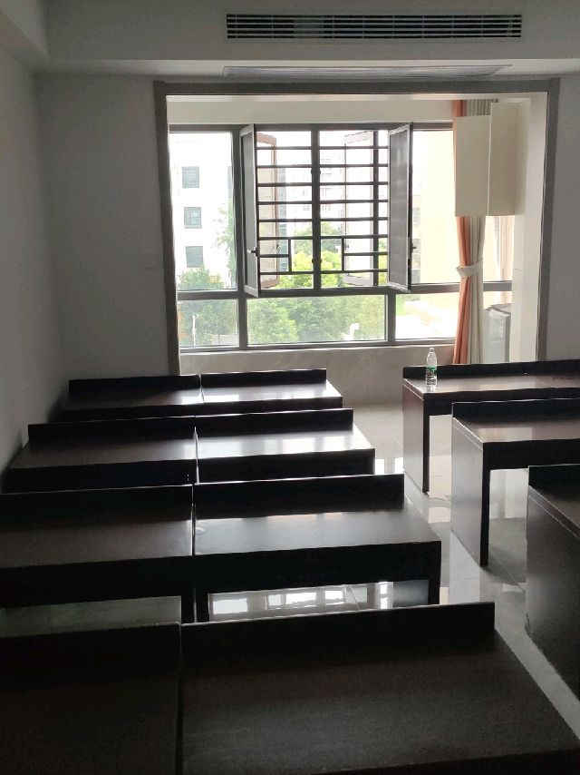 实验二小（大洪校区）对面剑桥名邸三室出租