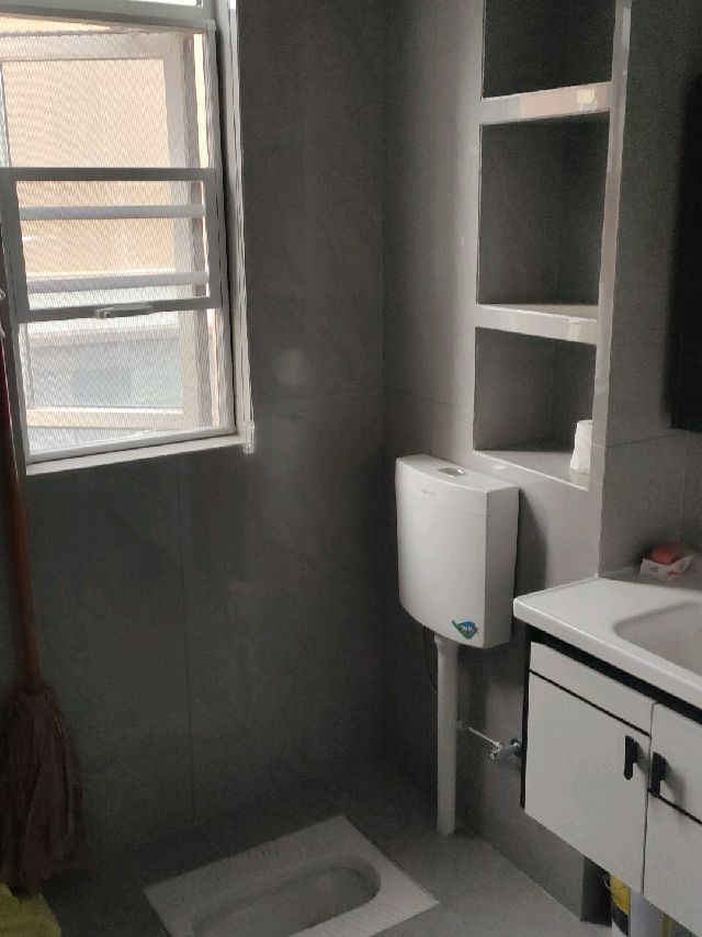 实验二小（大洪校区）对面剑桥名邸三室出租