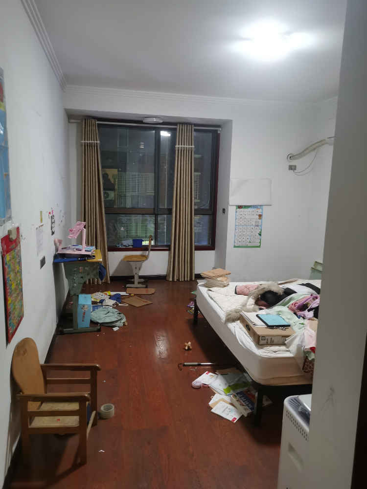 低价城南金诚花园5-2-404出租134平