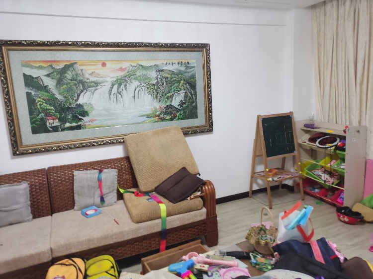 低价城南金诚花园5-2-404出租134平