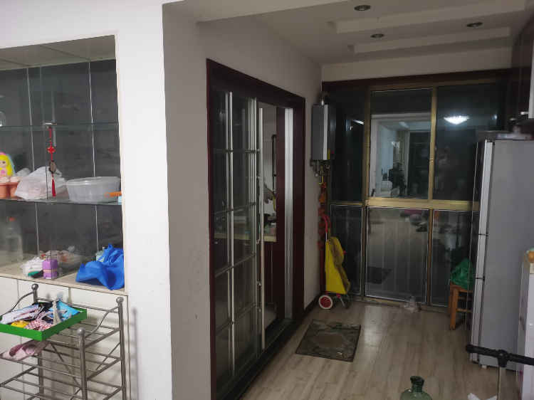 低价城南金诚花园5-2-404出租134平