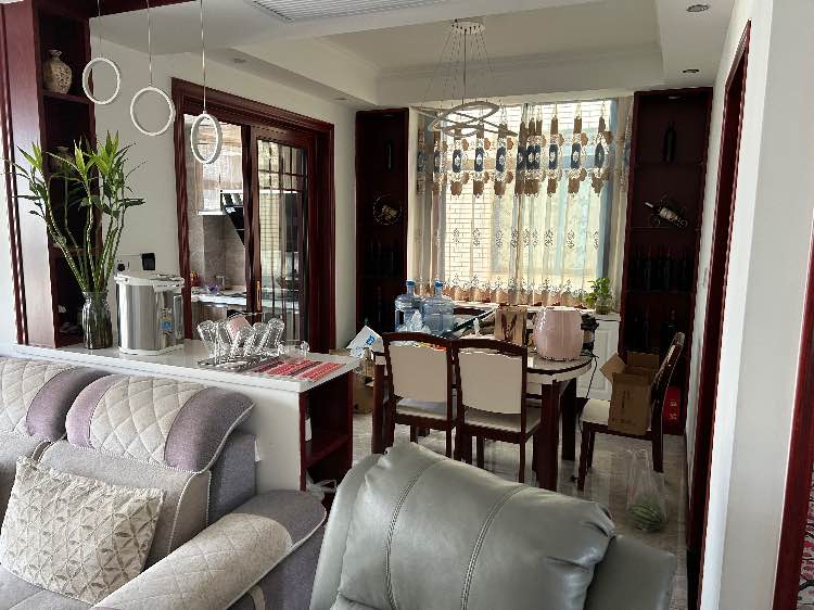 沿江好房，满五，2018年精装