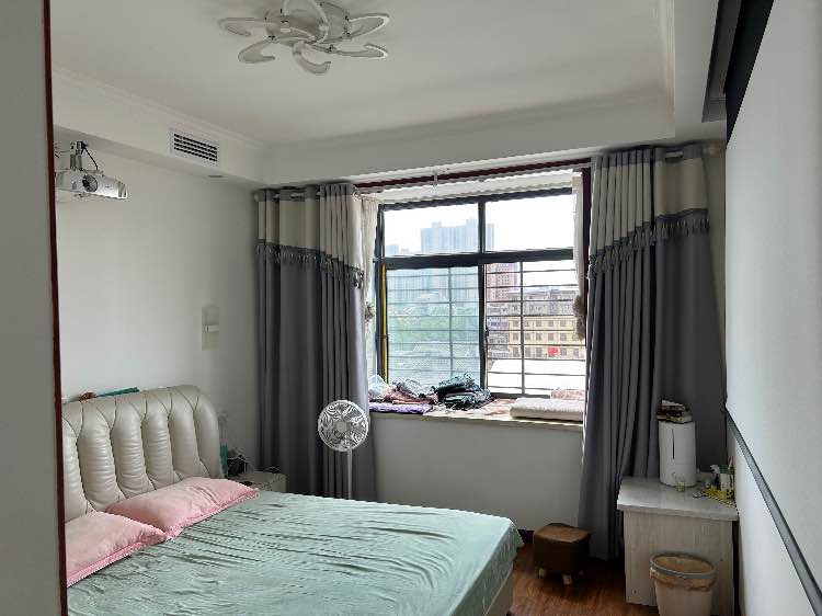 沿江好房，满五，2018年精装