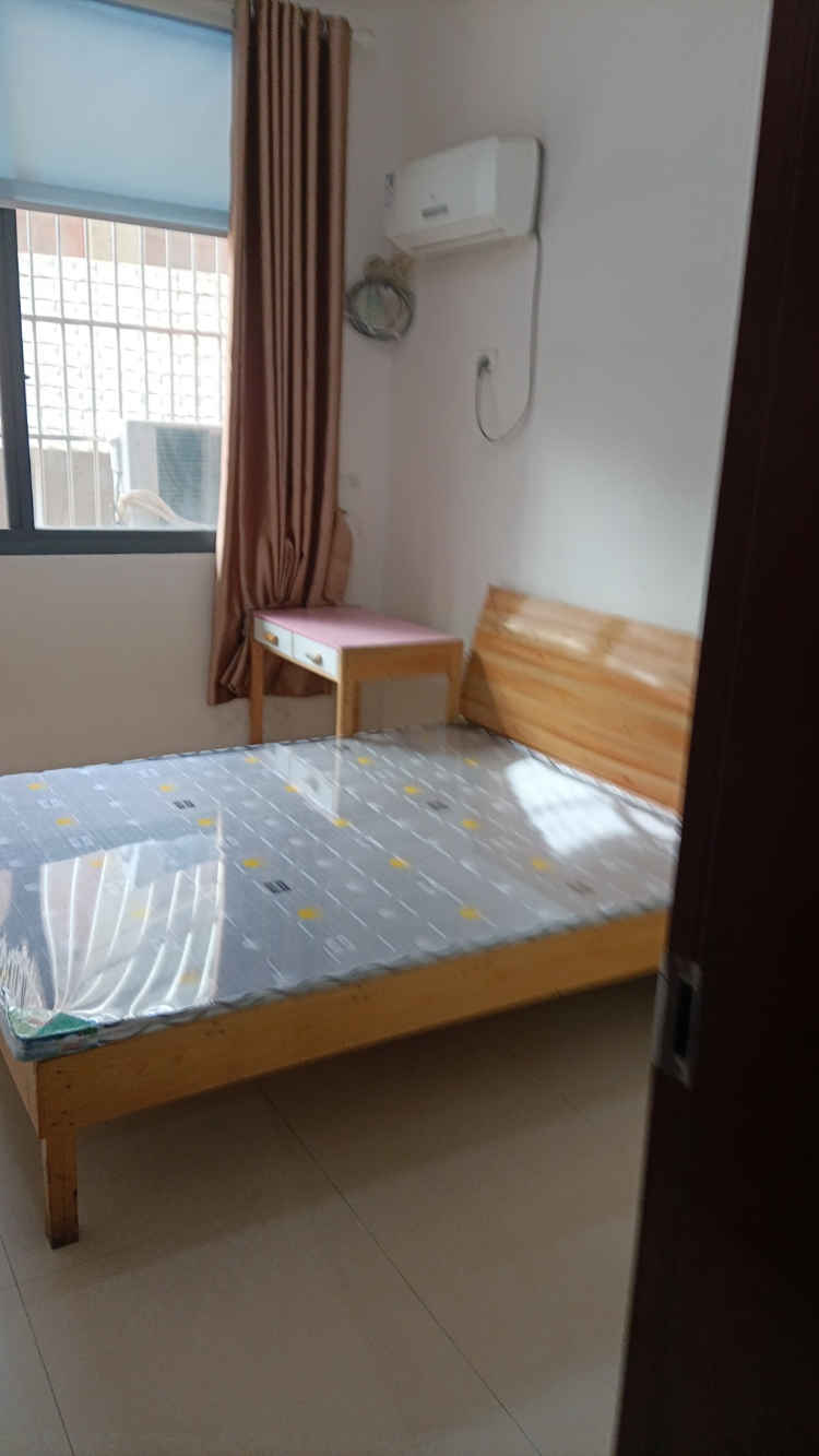 单间出租带空调热水器抽油烟机浴霸床垫