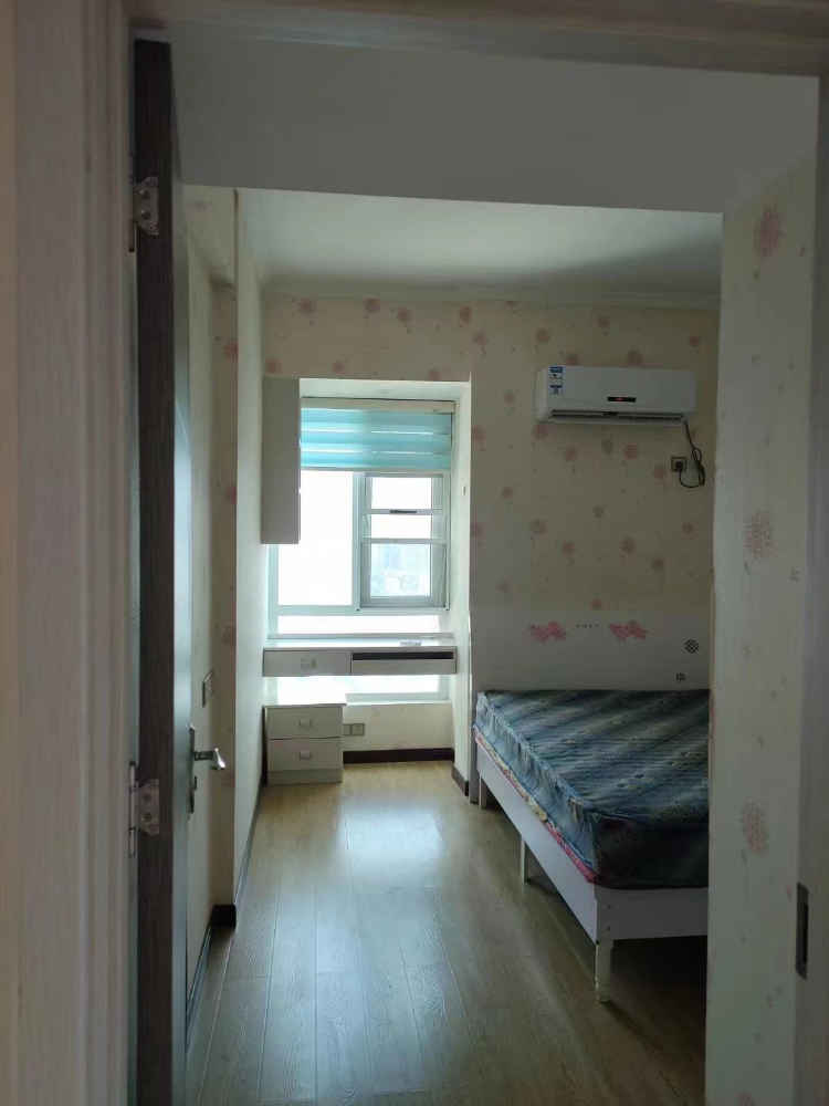 新天地沃尔玛精装修房2房2厅家电齐全