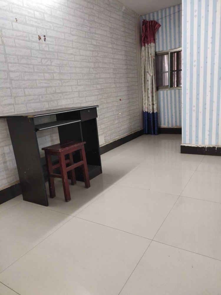 老年大学后面附近