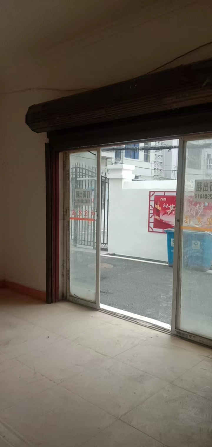 钱沟电器市场北门商城大新路附近城乡渠附近