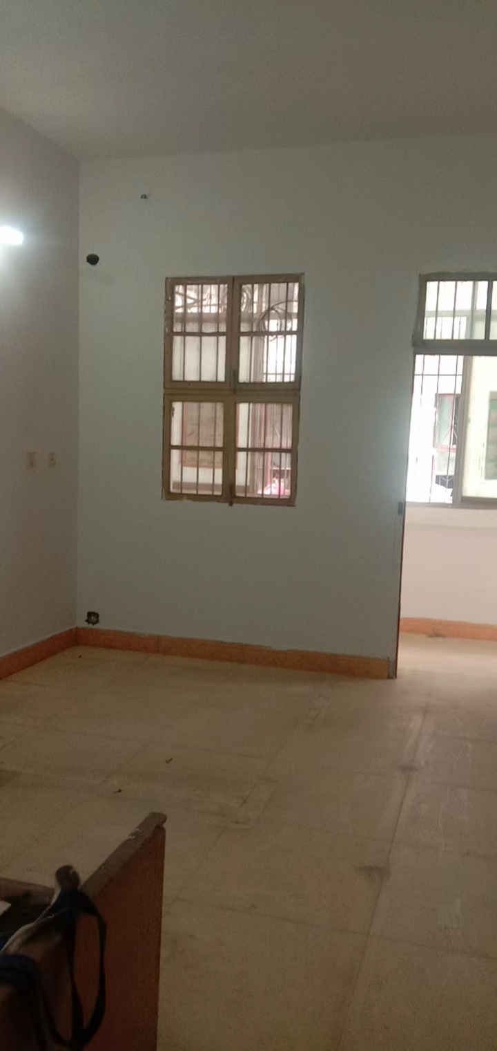 钱沟电器市场北门商城大新路附近城乡渠附近