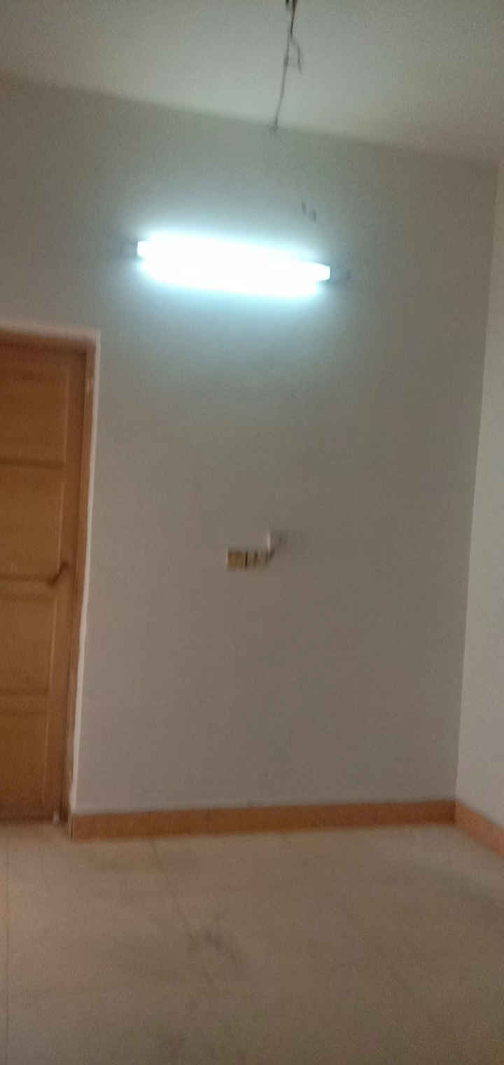 钱沟电器市场北门商城大新路附近城乡渠附近