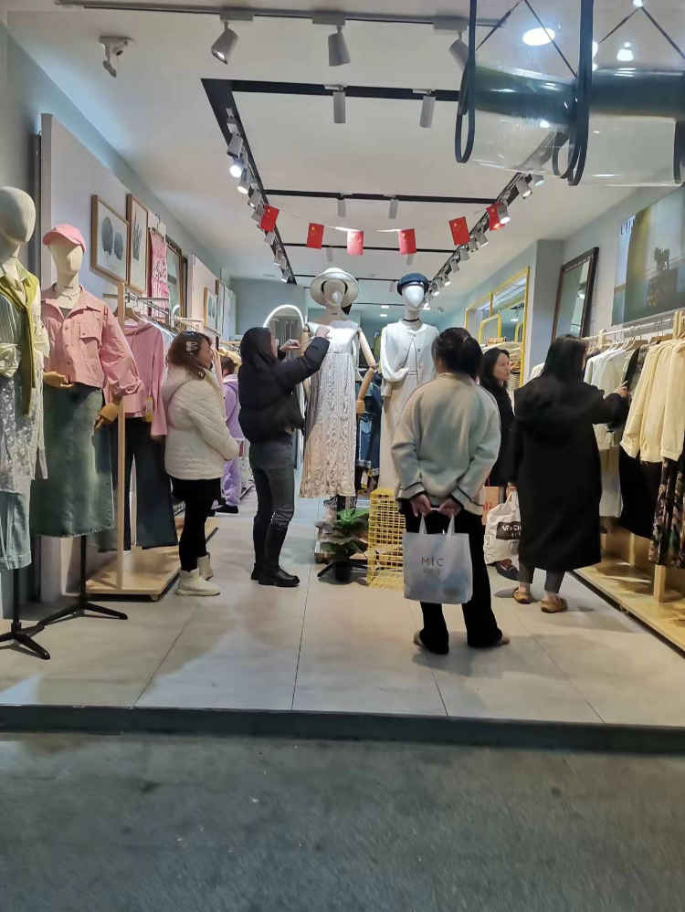 彭场友谊路大门面出售