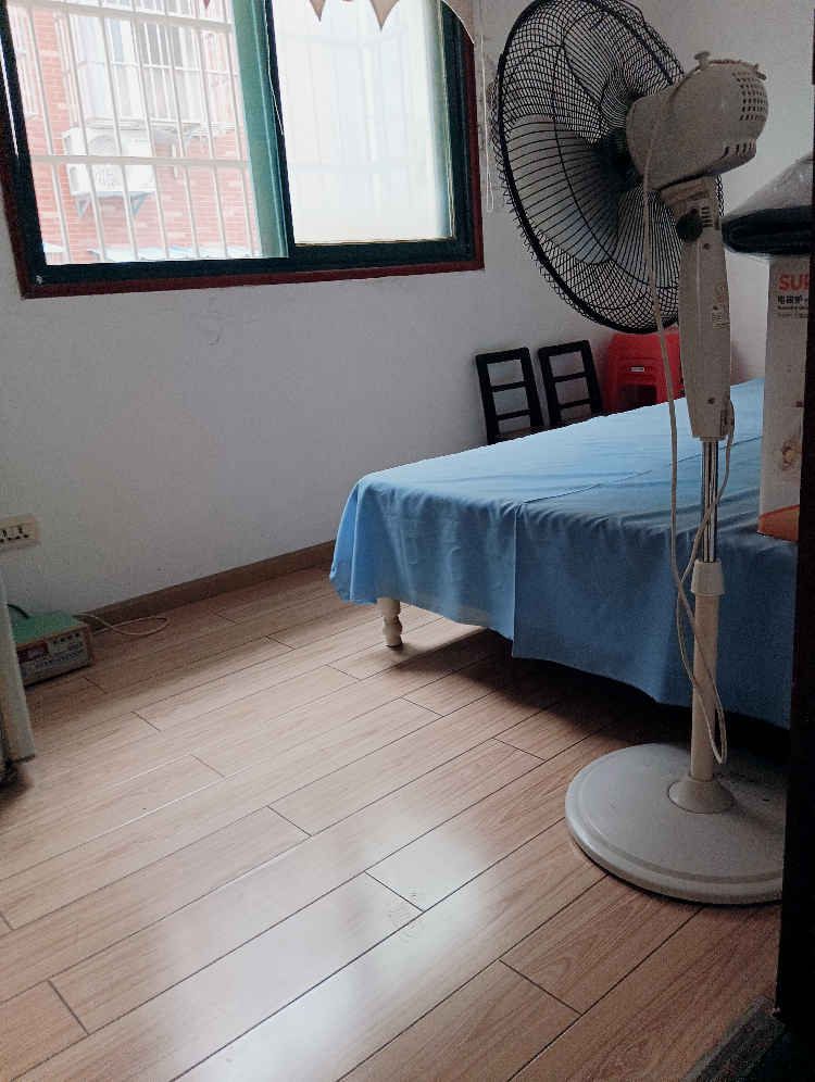 新中医院对面龙敖楼，附近仙桃二中一中，武商体育广场，大菜场大超市，