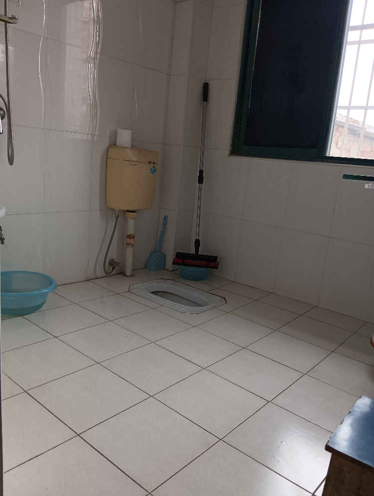 新中医院对面龙敖楼，附近仙桃二中一中，武商体育广场，大菜场大超市，