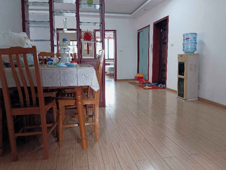 新中医院对面龙敖楼，附近仙桃二中一中，武商体育广场，大菜场大超市，