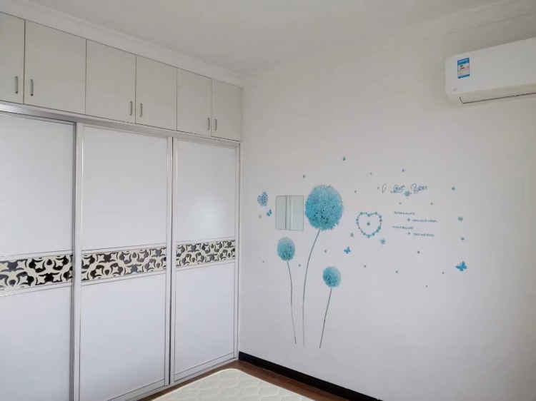 田园国际恒迪建材旁