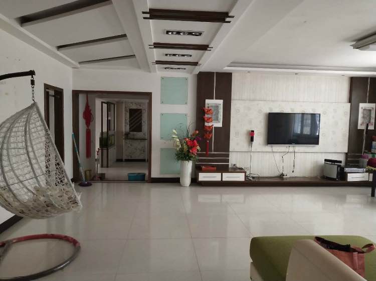 肖湾，235大平层