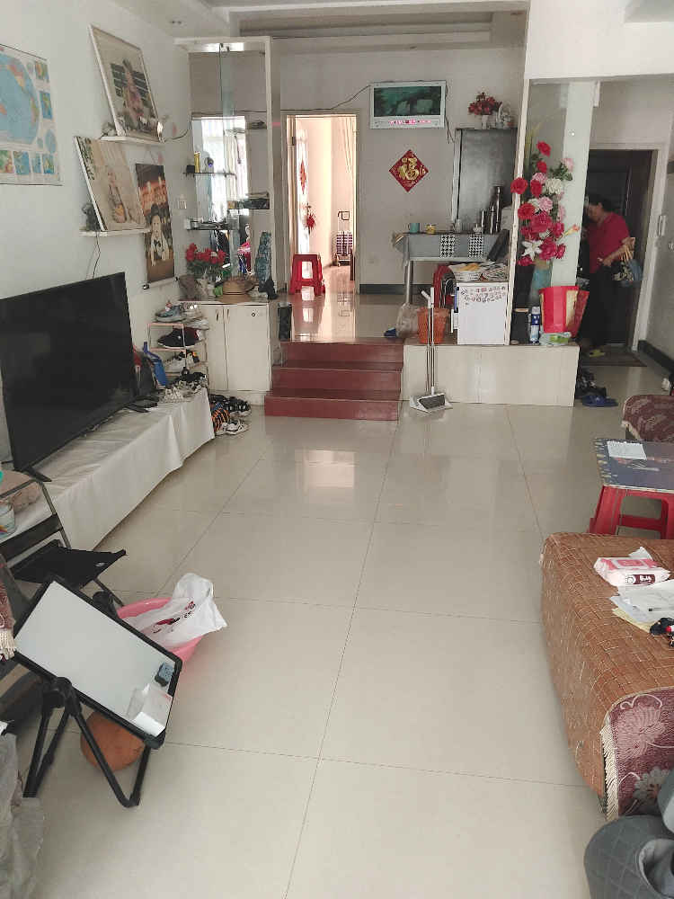 江滩正点3室2厅2卫出售