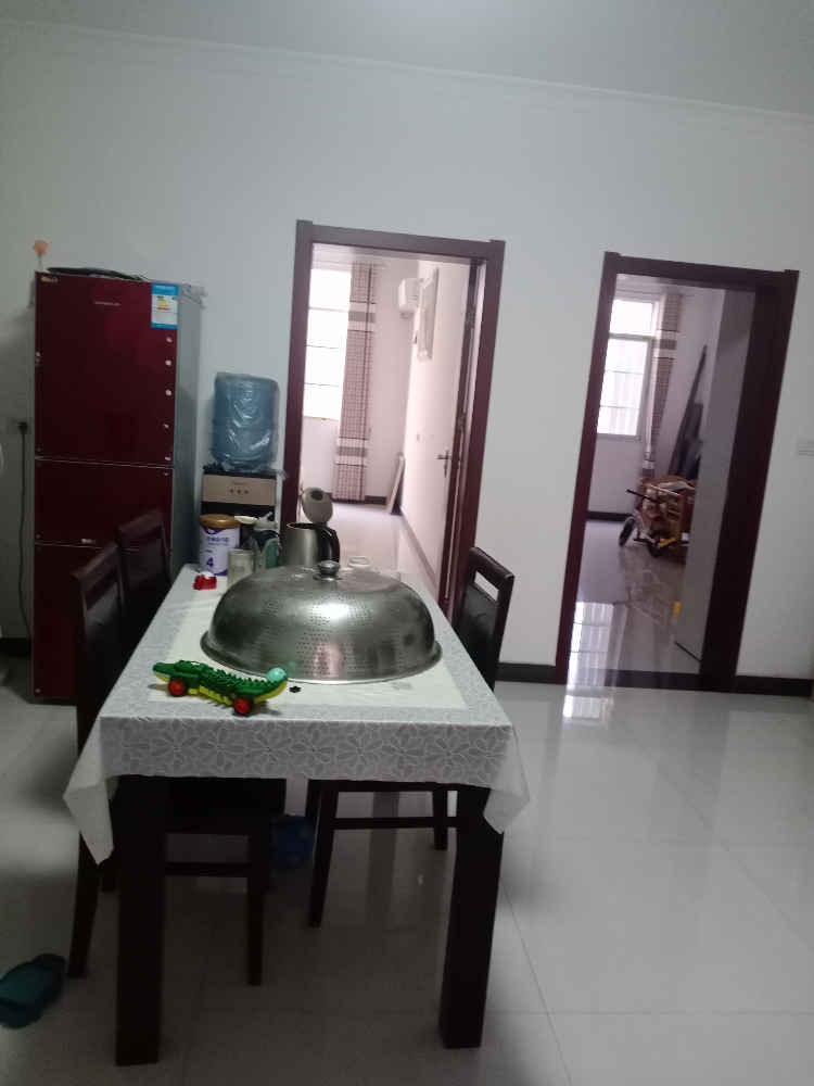 三室一厅一厨两卫