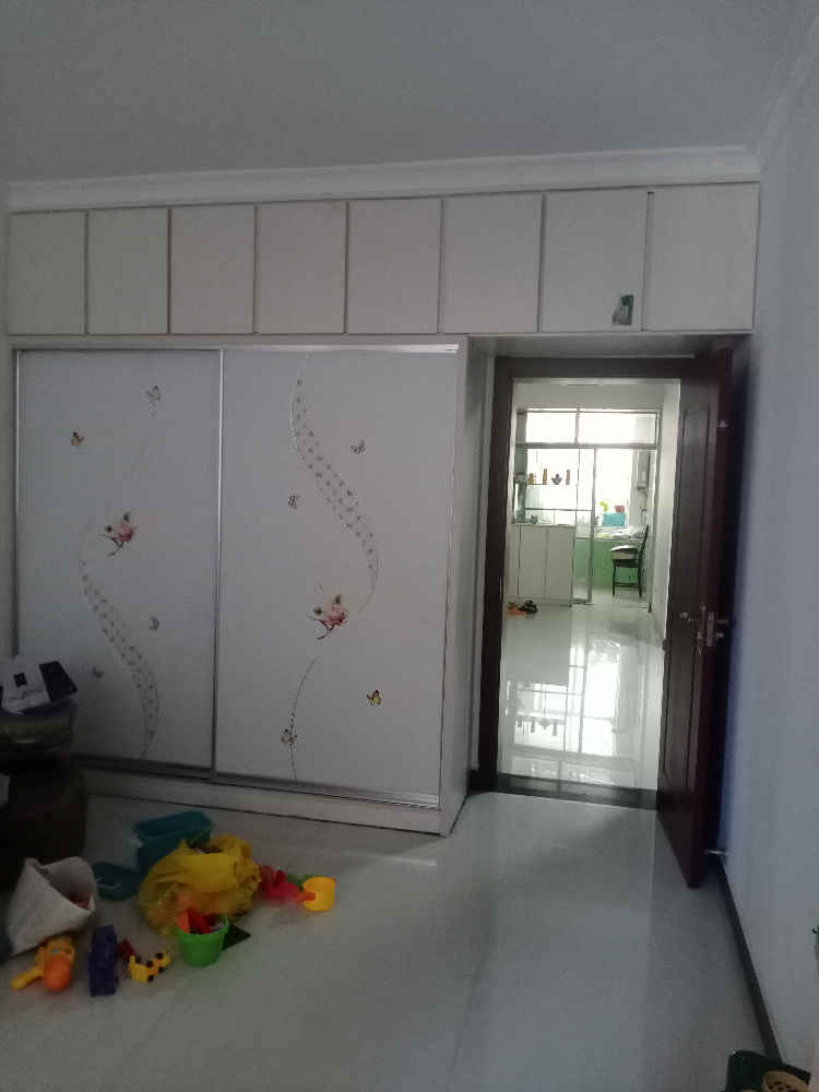 三室一厅一厨两卫