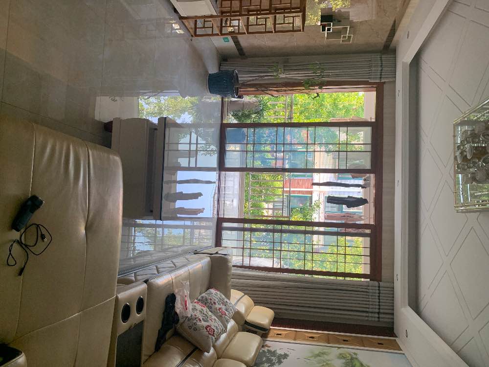 青青家园120平方米带暖气精装房出租