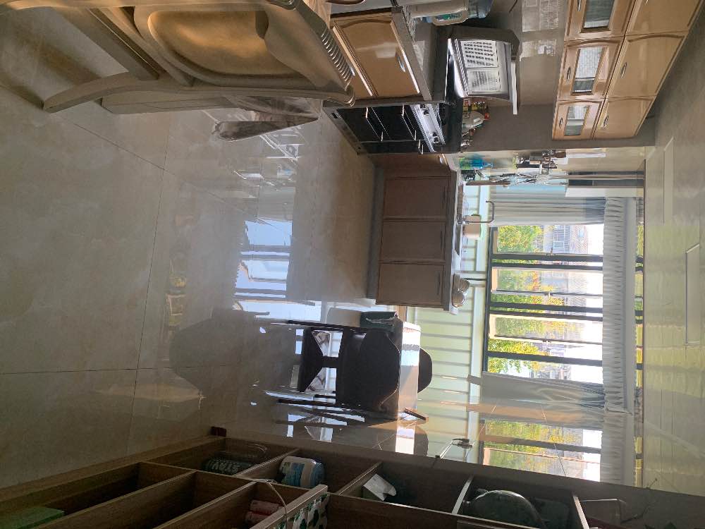 青青家园120平方米带暖气精装房出租