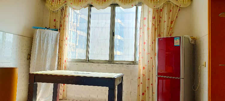 仙桃四中东城国际4房2厅1卫140平