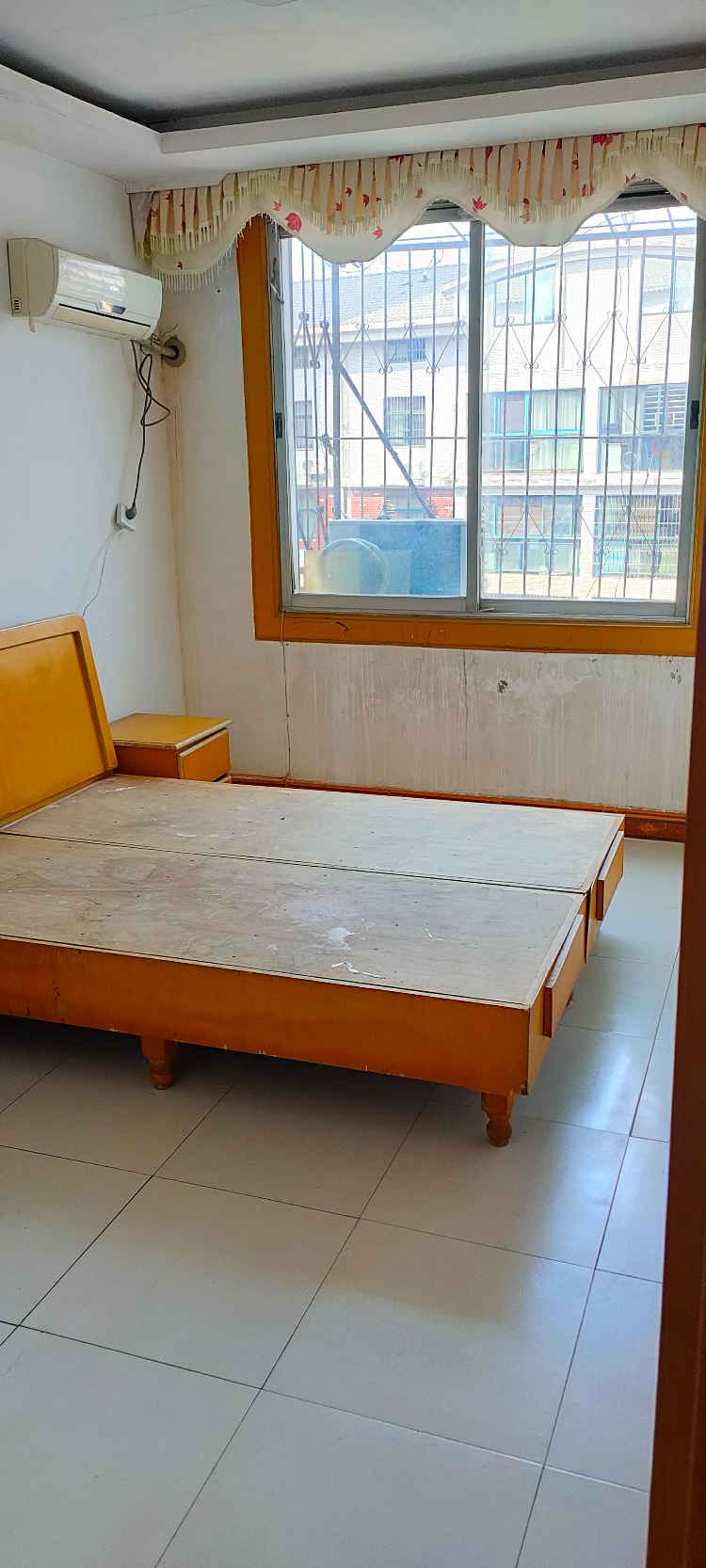 仙桃四中东城国际4房2厅1卫140平