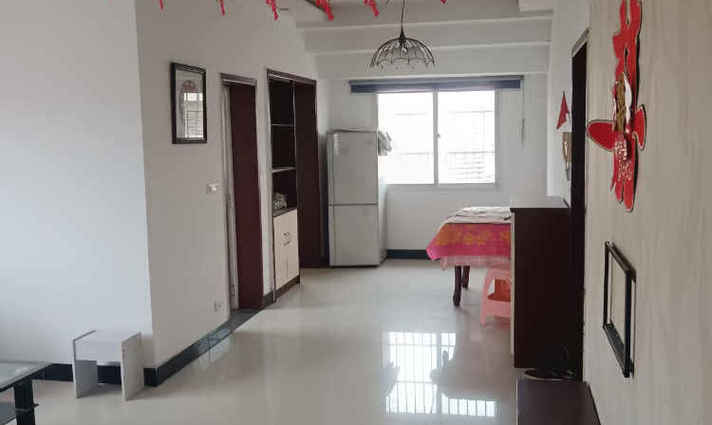 笆篓湾精装三房两厅两卫