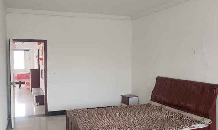 笆篓湾精装三房两厅两卫